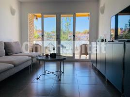For rent flat, 50 m², near bus and train