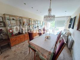 Pis, 132 m², prop de bus i tren