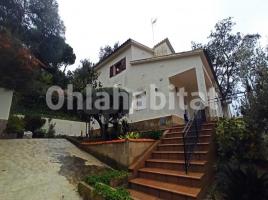Casa (unifamiliar aislada), 277 m², cerca de bus y tren