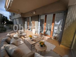 Flat, 97 m², near bus and train