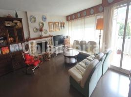 Pis, 452 m², prop de bus i tren