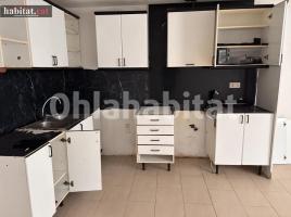 Duplex, 100 m², near bus and train, almost new