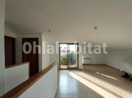 Attic, 164 m², near bus and train
