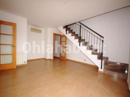 Duplex, 87 m², near bus and train, almost new
