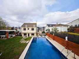 Houses (detached house), 174 m², near bus and train