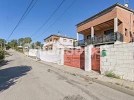 Houses (detached house), 307 m², near bus and train, almost new
