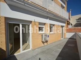 Piso, 68 m², cerca de bus y tren, nuevo