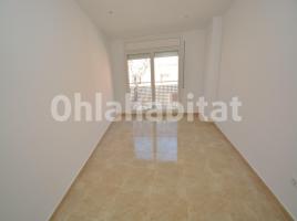Piso, 58 m², cerca de bus y tren, nuevo