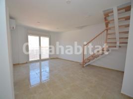 Dúplex, 100 m², cerca de bus y tren
