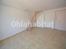 Dúplex, 100 m², cerca de bus y tren