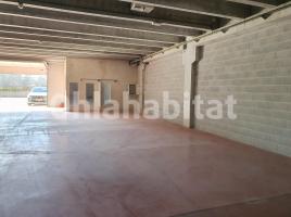 Louer , 480 m²
