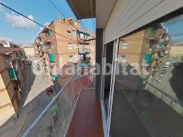 Piso, 65 m², cerca de bus y tren