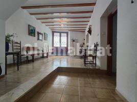 Casa (unifamiliar aislada), 449 m², cerca de bus y tren