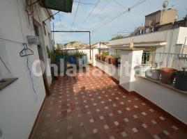 Casa (unifamiliar aislada), 218 m², cerca de bus y tren