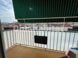 Pis, 82 m², près de bus et de train