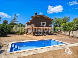 Houses (detached house), 593 m², near bus and train, almost new