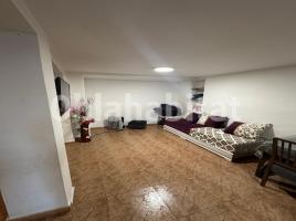 Piso, 56 m², cerca de bus y tren