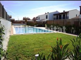  (unifamiliar aïllada), 150 m², près de bus et de train, presque neuf