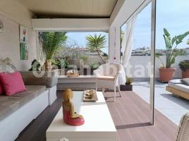 Àtic, 94 m², prop de bus i tren, Eixample