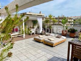 Àtic, 94 m², prop de bus i tren, Eixample