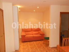 Pis, 41 m², prop de bus i tren