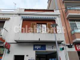 Dúplex, 95 m², près de bus et de train, costa