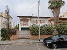 Houses (detached house), 100 m², near bus and train