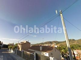 Flat, 84 m², near bus and train, almost new