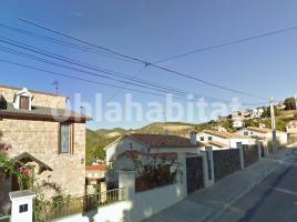 Flat, 84 m², near bus and train, almost new