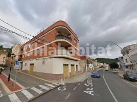 Piso, 100 m², cerca de bus y tren