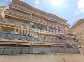 Piso, 94 m², cerca de bus y tren