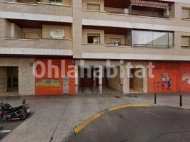 Pis, 83 m², près de bus et de train, presque neuf