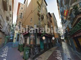 Pis, 57 m², près de bus et de train