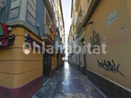 Pis, 57 m², près de bus et de train