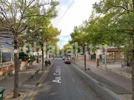 Pis, 68 m², près de bus et de train, presque neuf