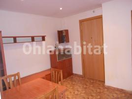 Pis, 41 m², prop de bus i tren