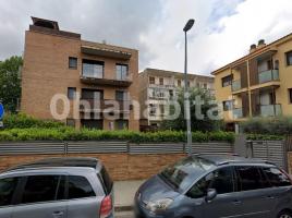 Piso, 82 m², cerca de bus y tren, seminuevo
