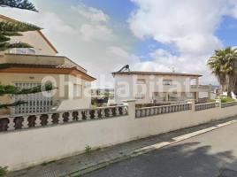 Flat, 148 m², near bus and train, almost new