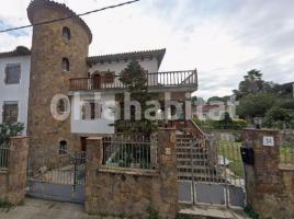 Casa (unifamiliar aislada), 362 m², cerca de bus y tren