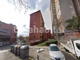 Pis, 65 m², près de bus et de train