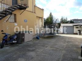 Flat, 80 m², near bus and train