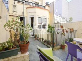 Casa (unifamiliar aislada), 383 m², cerca de bus y tren