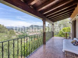 Houses (detached house), 376 m², near bus and train