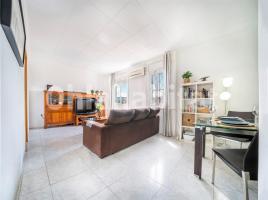 Flat, 49 m², near bus and train