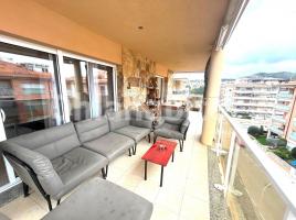 Attic, 132.59 m², near bus and train, almost new