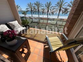 Piso, 84 m², cerca de bus y tren