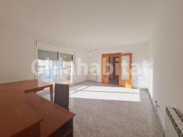 Flat, 120 m², near bus and train