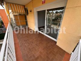 Flat, 65 m², near bus and train