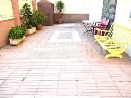 Piso, 93 m², cerca de bus y tren, seminuevo