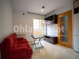 Piso, 52 m², cerca de bus y tren, seminuevo